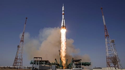 Russian-US crew departs to ISS for six month mission