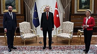 Soldan sağa: AB Konseyi Başkanı Charles Michel, Türkiye Cumhurbaşkanı Recep Tayyip Erdoğan ve Avrupa Birliği Komisyonu Başkanı Ursula von der Leyen