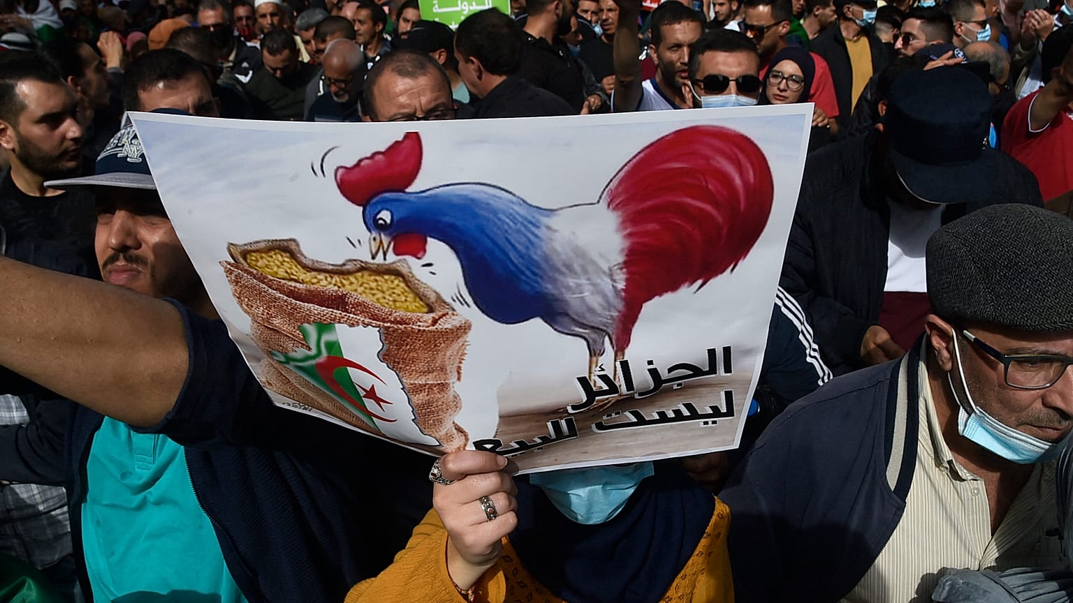 لافتة من المظاهرة الأخيرة لحراك الجزائر