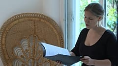 ميتسو سوبرانو فيونا ماكغون تحيي حفلات الأوبرا من منزلها