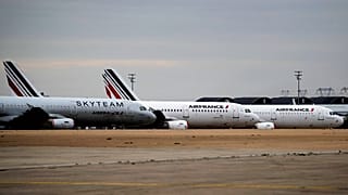 طائرات تابعة لإير فرانس في مطار رواسي في باريس، نوفمبر 2020