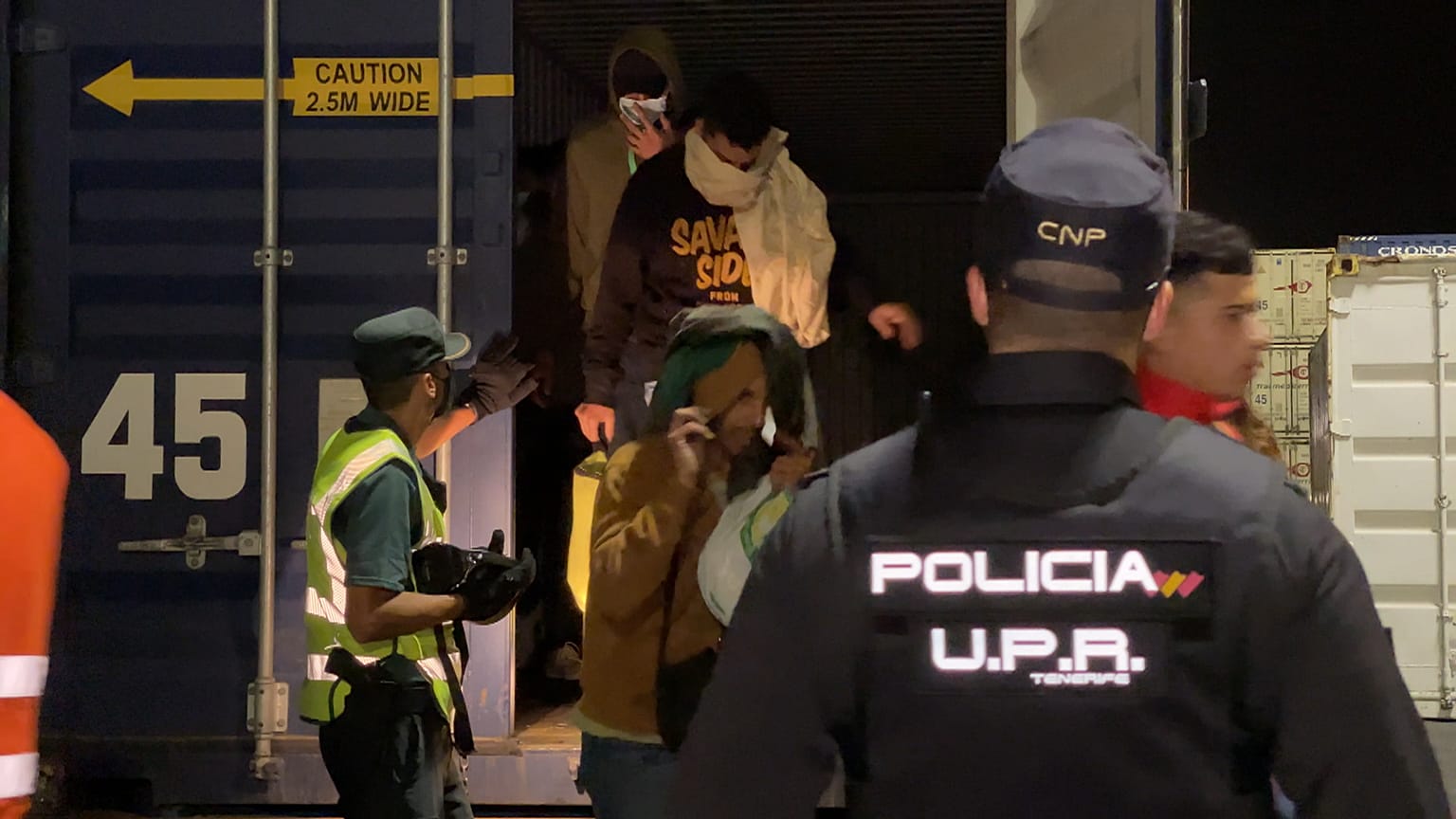La solidaridad resiste frente a la crisis migratoria que cerca a las Islas Canarias