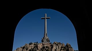 Foto de archivo del 10 de octubre de 2019: el mausoleo del Valle de los Caídos se ve cerca de El Escorial, en las afueras de Madrid, España.