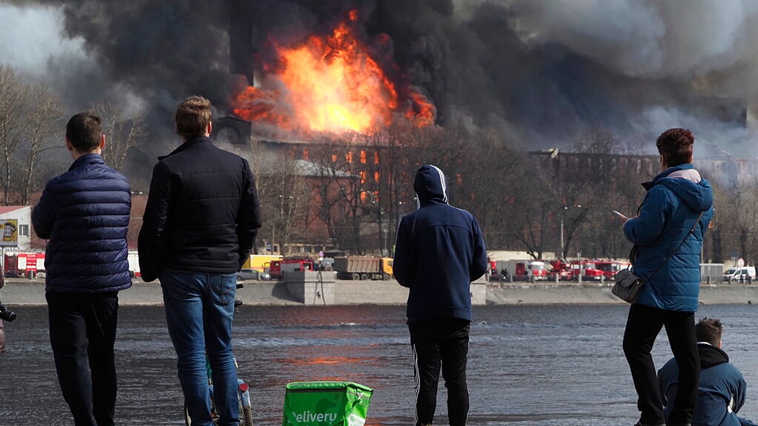 Incendie à Saint-Pétersbourg, le 12 avril 2021.