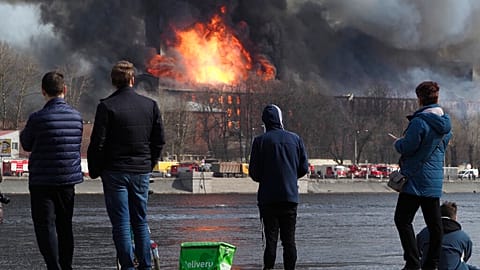 Incendie à Saint-Pétersbourg, le 12 avril 2021.