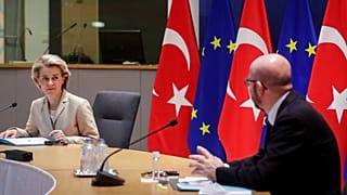 AB Komisyonu Başkanı Ursula von der Leyen, AB Konseyi Başkanı Charles Michel