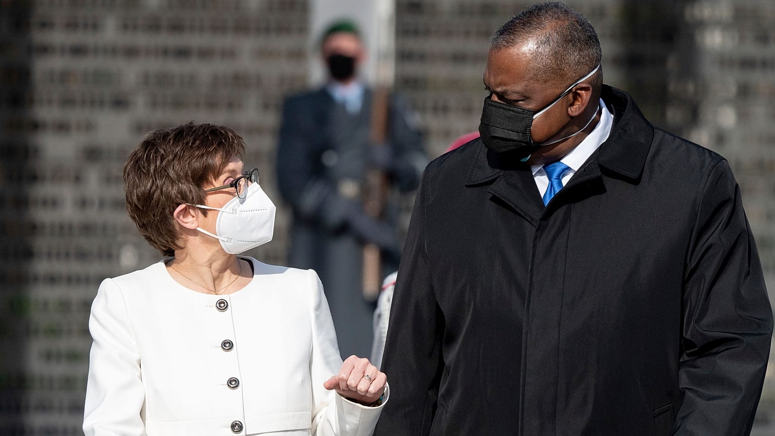 Annegret Kramp-Karrenbauer und Lloyd Austin in Berlin