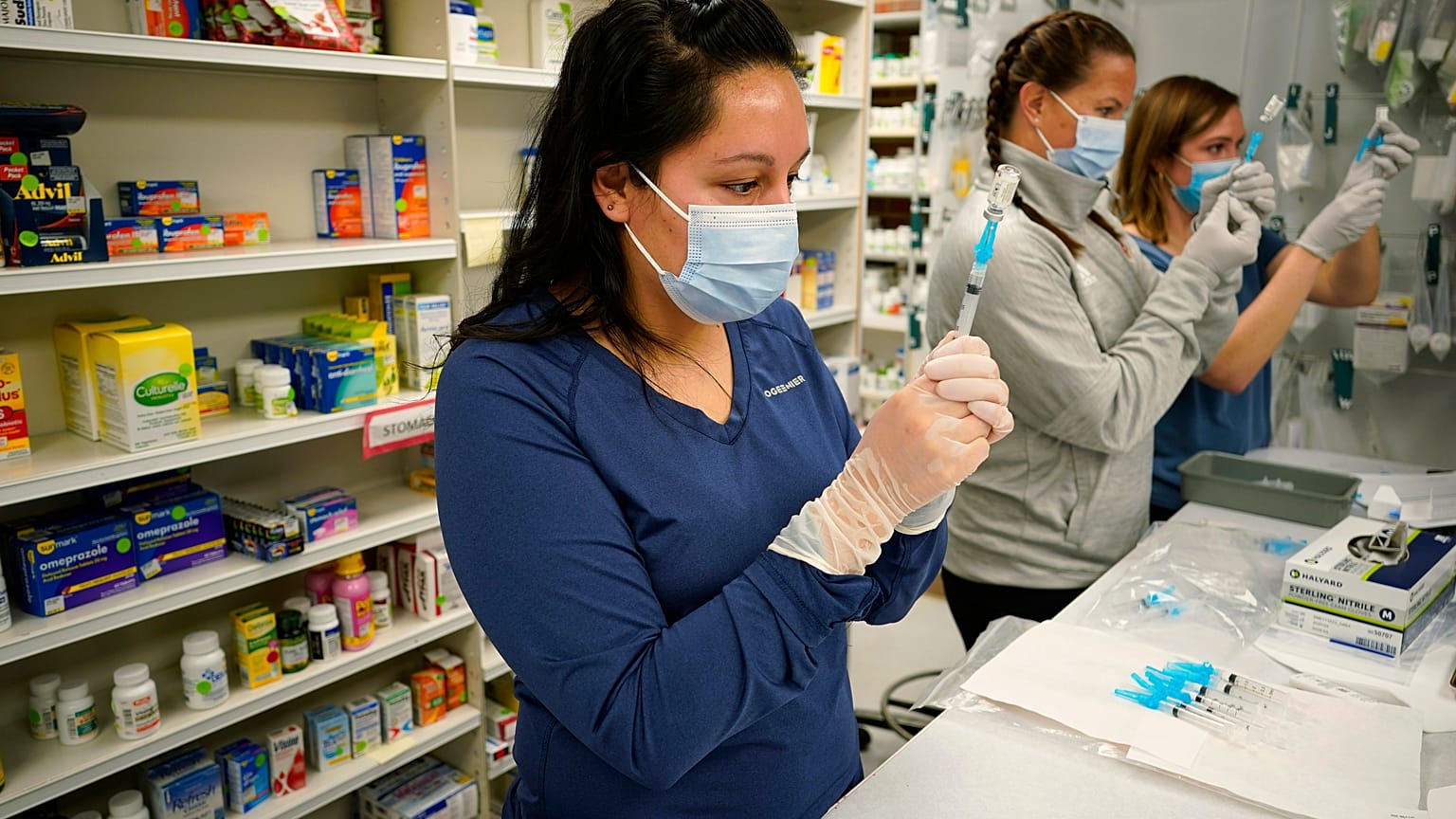 Η Johnson & Johnson «καθυστερεί τη διάθεση» του εμβολίου στην Ευρώπη 