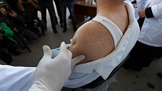 Le FMI appelle les pays riches à fournir les vaccins aux pays pauvres.