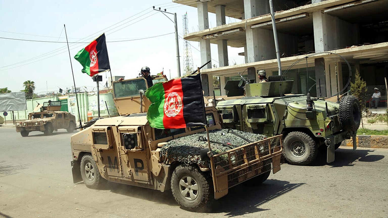 Afganistan'da Taliban'ın düzenlediği saldırılarda 23 asker hayatını kaybetti