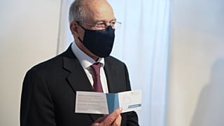 Ο κυβερνητικός εκπρόσωπος της Κύπρου, Κυριάκος Κούσιος εμβολιάστηκε με Astrazeneca στις 19 Μαρτίου