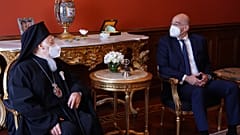 Ο Οικουμενικός Πατριάρχης Βαρθολομαίος με τον Έλληνα ΥΠΕΞ, Νίκο Δένδια