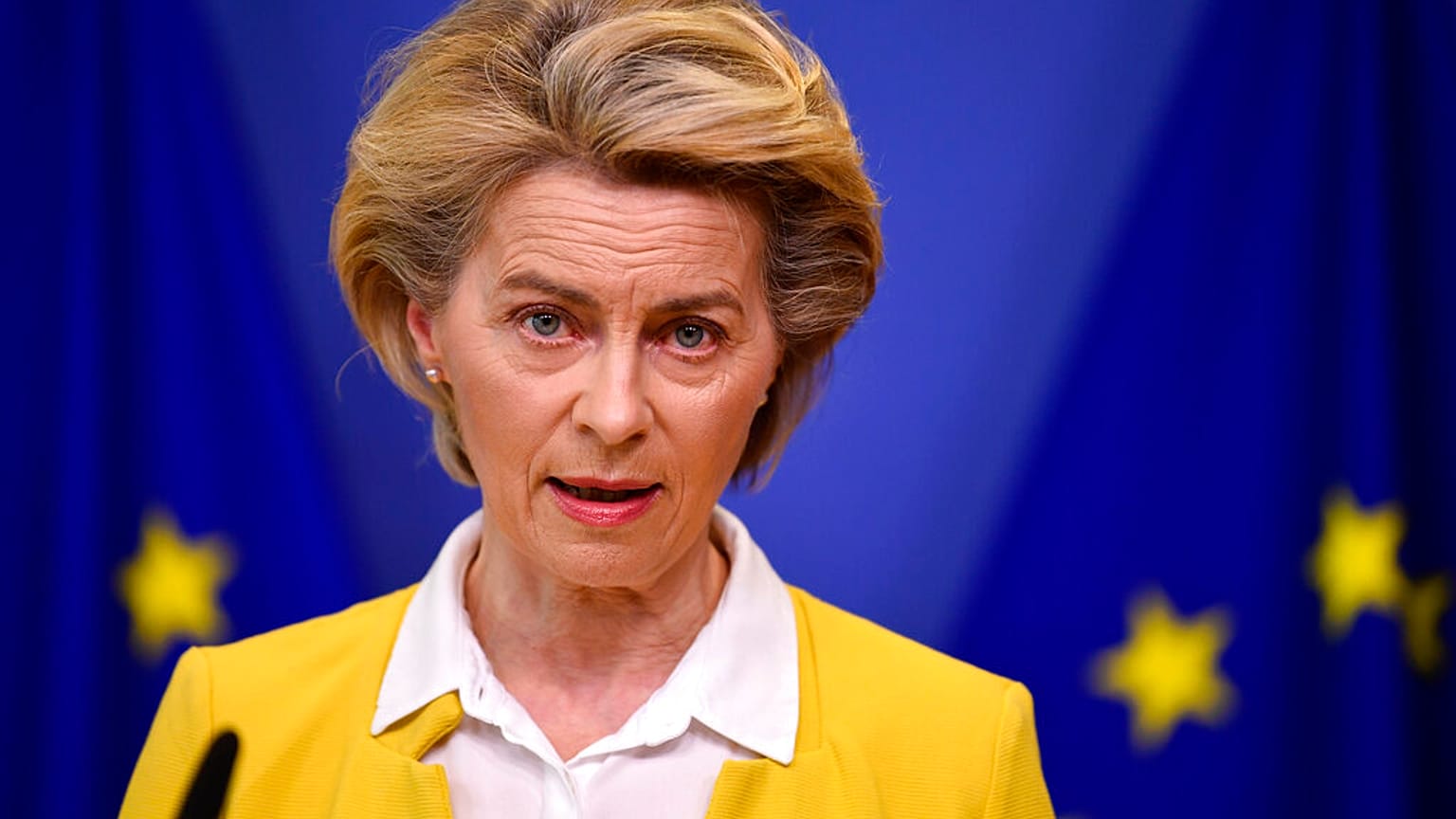 President Ursula von der Leyen az oltási programról beszél