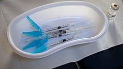 Шприцы для прививки вакциной AstraZeneca в Амстердаме