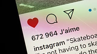القلب الأحمر الذي يستخدمه المتابعون لإعطاء خاصية "الإعجاب" لصورة على موقع التواصل الاجتماعي إنستغرام.