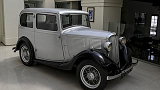 سيارة أوستن لعام 1935 التي استخدمها الأمير البريطاني فيليب أثناء تعيينه في سريلانكا كقائد بحري في البحرية الملكية.