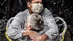 La Photo de l'année, prise par Mads Nissen, le 15 avril 2021