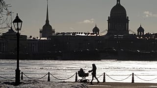 The Ukrainian consul in St Petersburg was arrested "red-handed" on Friday, according to the FSB