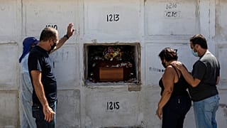 Un entierro celebrado el sábado 17 de abril en Rio de Janeiro, Brasil