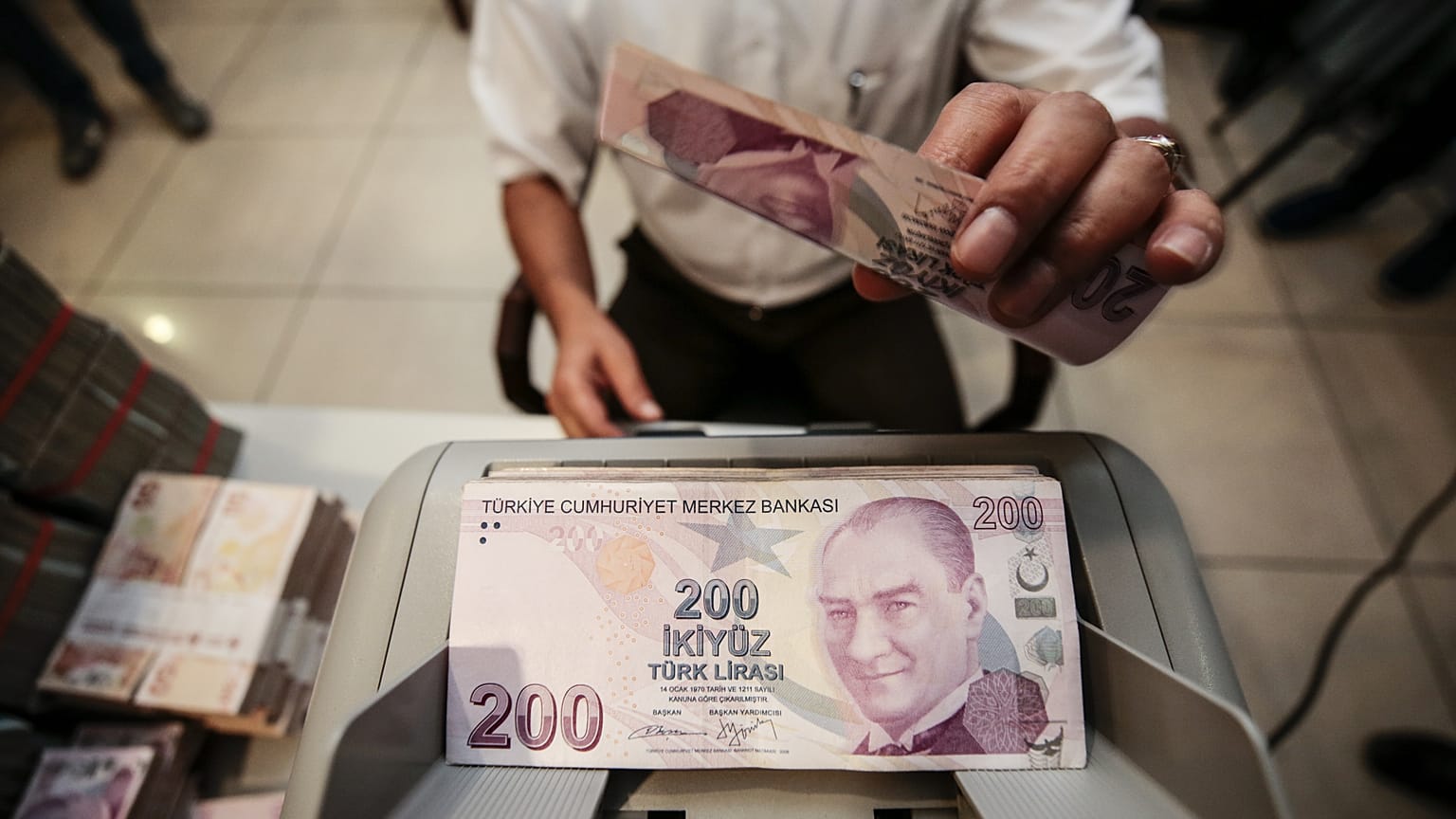 CHP'den asgari ücretle çalışanlar ve emekliler için kanun teklifi / Arşiv