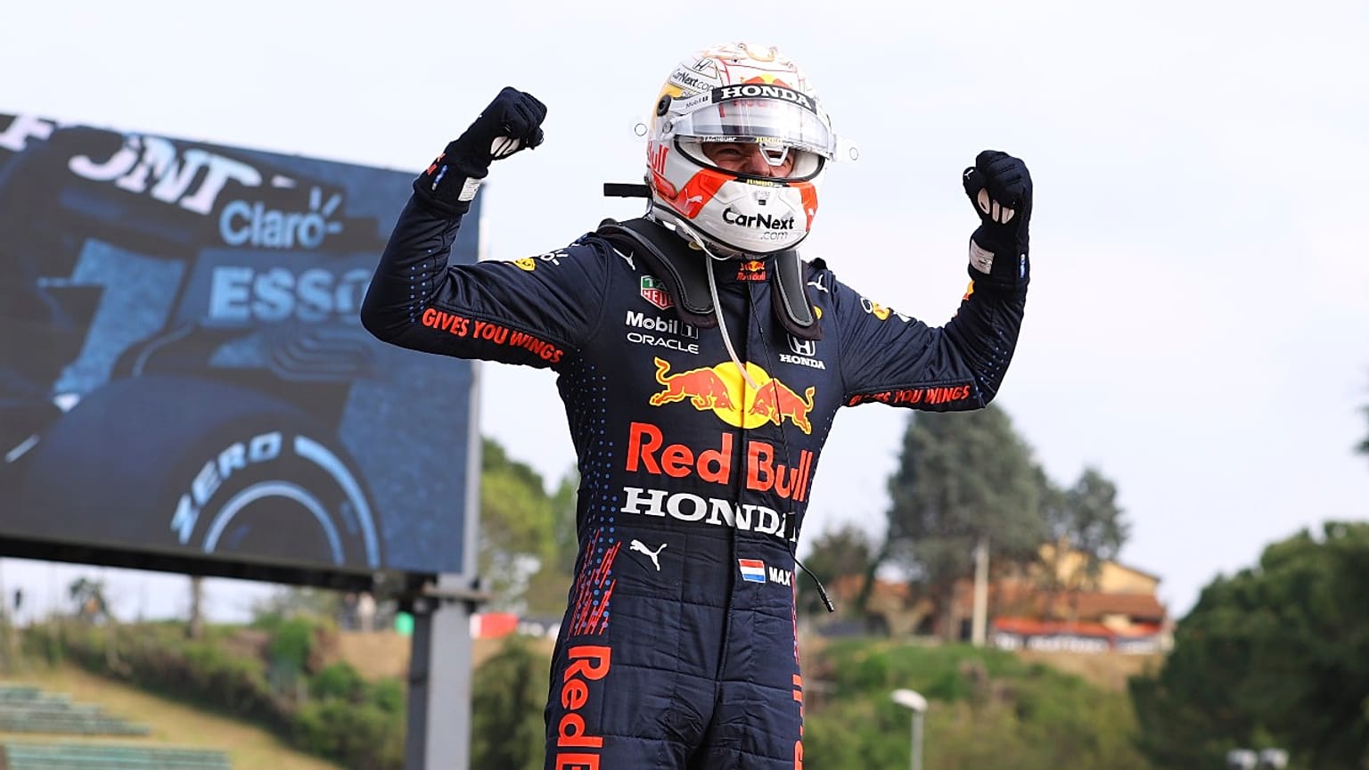 Max Verstappen feiert seinen Sieg in Imola