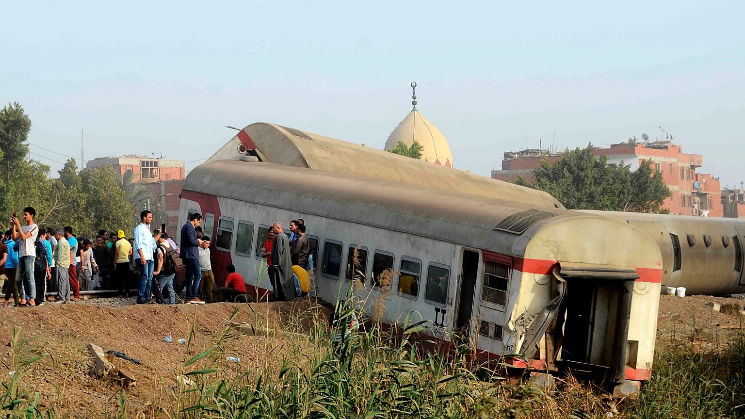 Mısır'da tren kazası: 11 kişi hayatını kaybetti, 98 yaralı