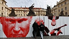 Zug um Zug: Russland weist 20 tschechische Botschaftsmitarbeiter aus 