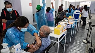 Centro de vacunación instalado en el Estadio Bicentenario de Santiago de Chile.