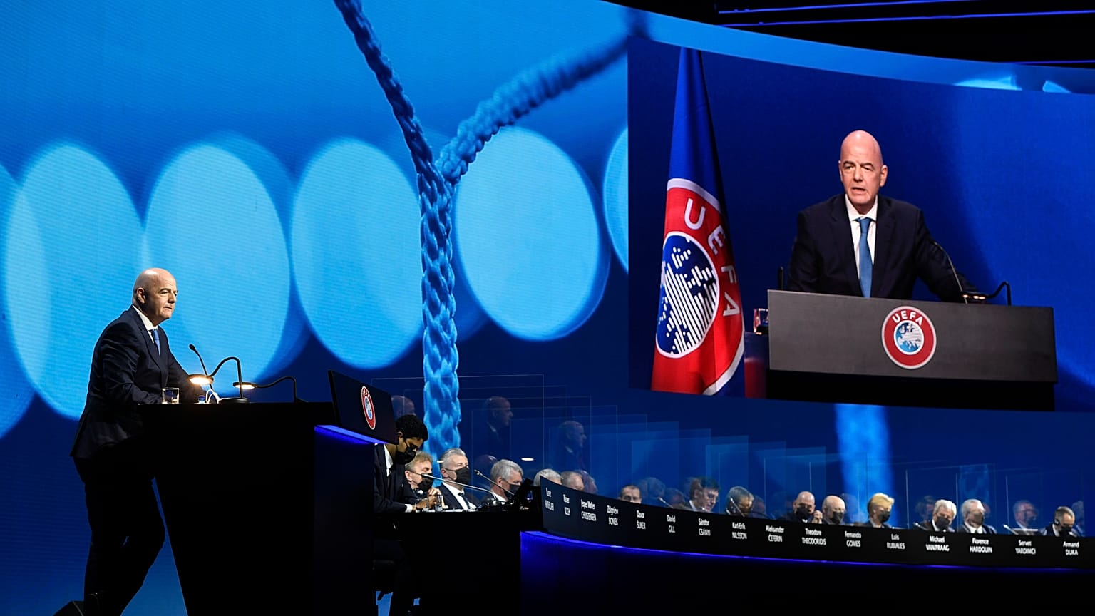 FIFA ve UEFA Başkanları Infantino ve Ceferin, 45. UEFA Kongresi'nde Avrupa Süper Ligi oluşumuna tepki gösterdi. 