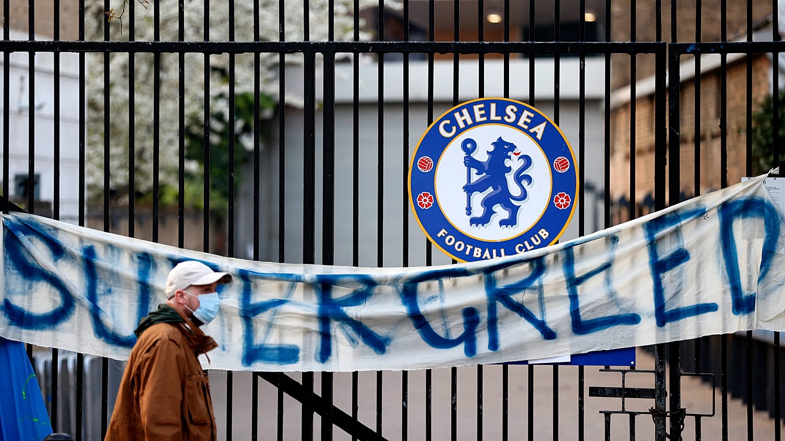 Protestbanner am Chelsea-EIgangstor