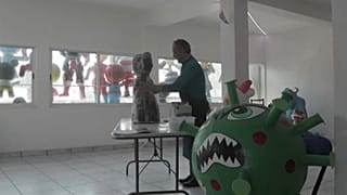 El taller de piñatas de Víctor