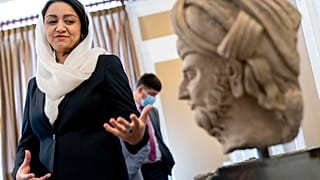 آثار أفغانية مهربة تعود إلى أفغانستان