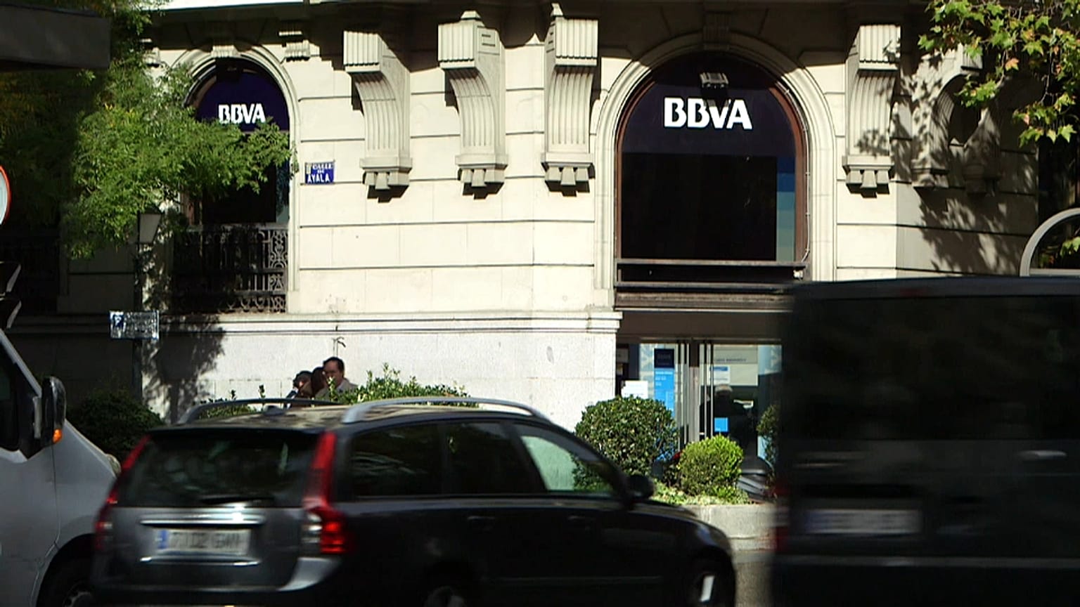 Exterior de una sucursal del BBVA en España