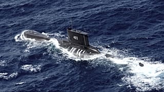 Endonezya Donanması'na ait KRI Nanggala-402 denizaltısı 53 kişilik mürettebatıyla birlikte çarşamba günü Bali Adası açıklarında kayboldu.