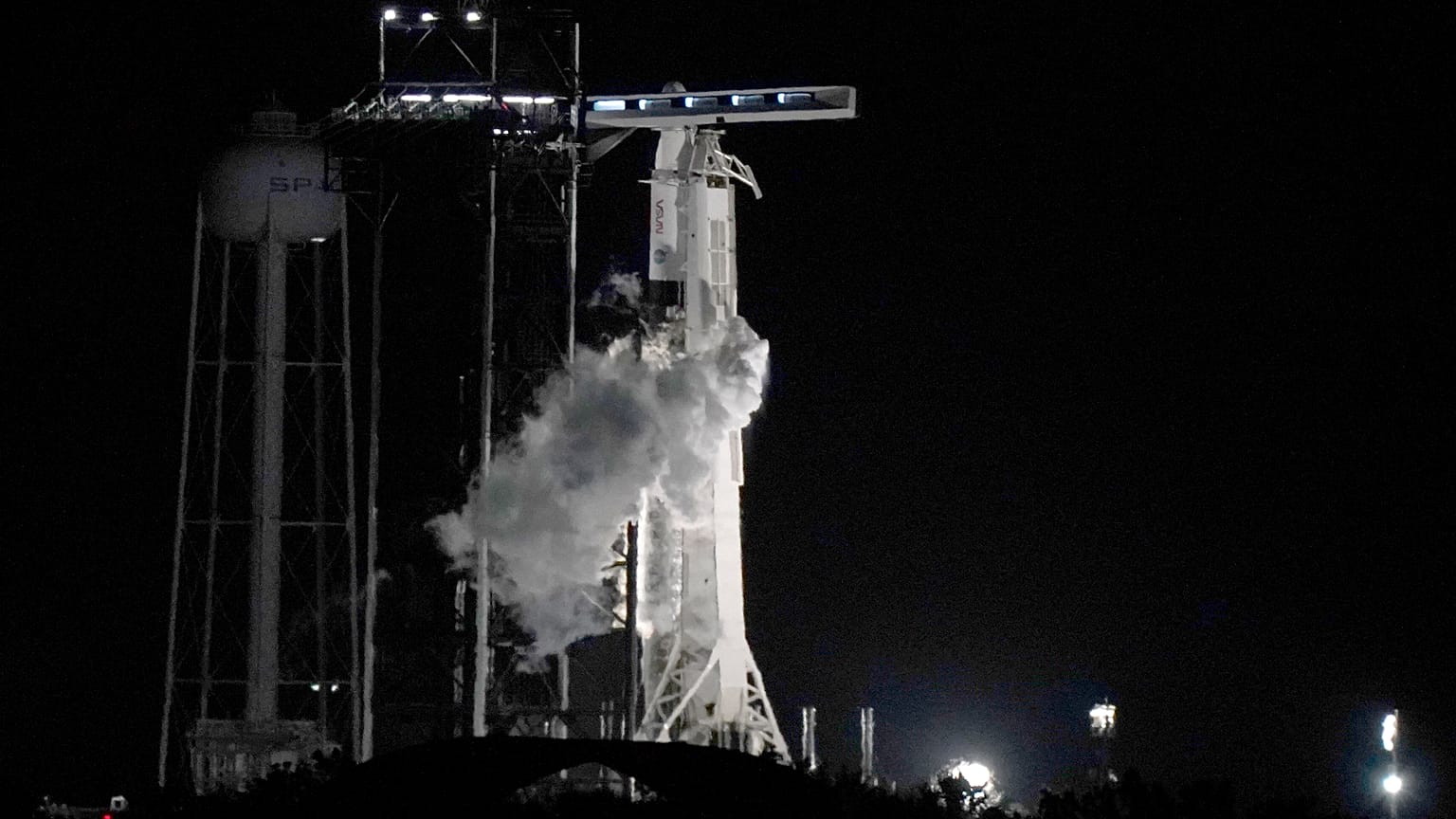 Treibstoffbefüllung der Falcon-9-Rakete