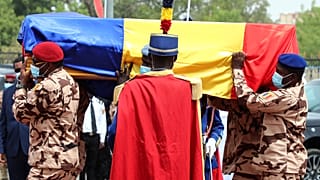 Cercueil du président tchadien Idriss Déby, lors de la cérémonie d'obsèques à N'Djamena, le 23/04/2021