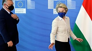Orbán Viktor Ursula von der Leyen bizottsági elnökkel
