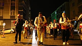 Tekirdağ'da sahur için Roman bandosu kuruldu