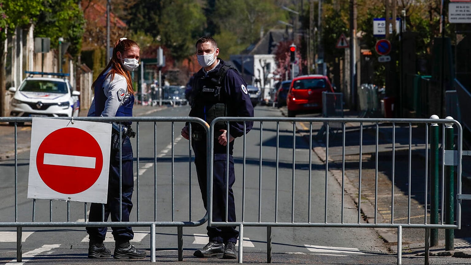 Francia, la jihad contro la polizia: le indagini dopo la morte dell'agente