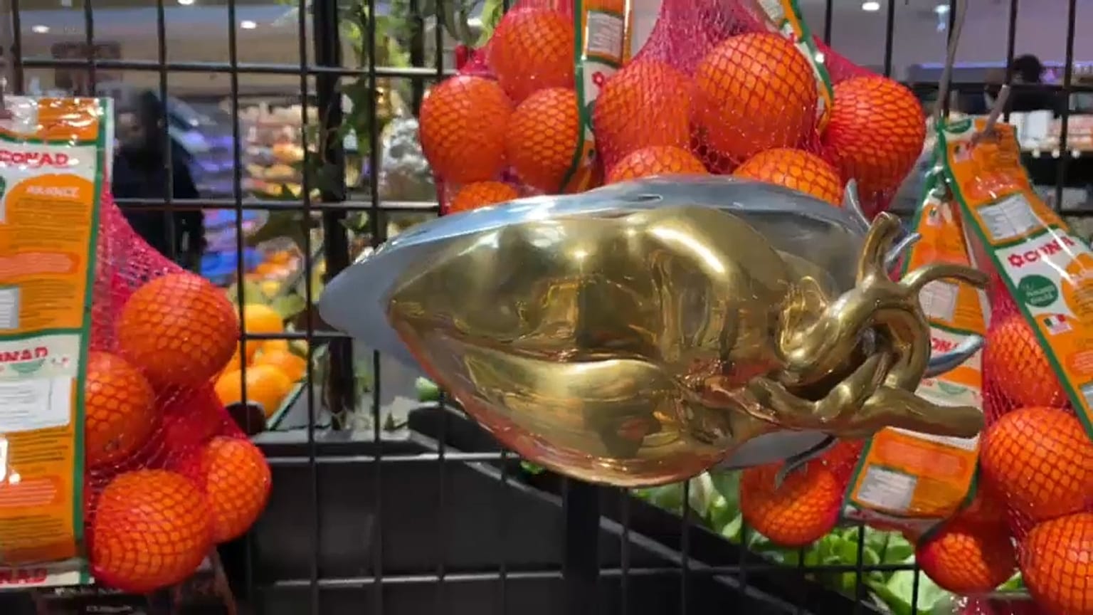 Művészeti kiállítás szupermarketben 