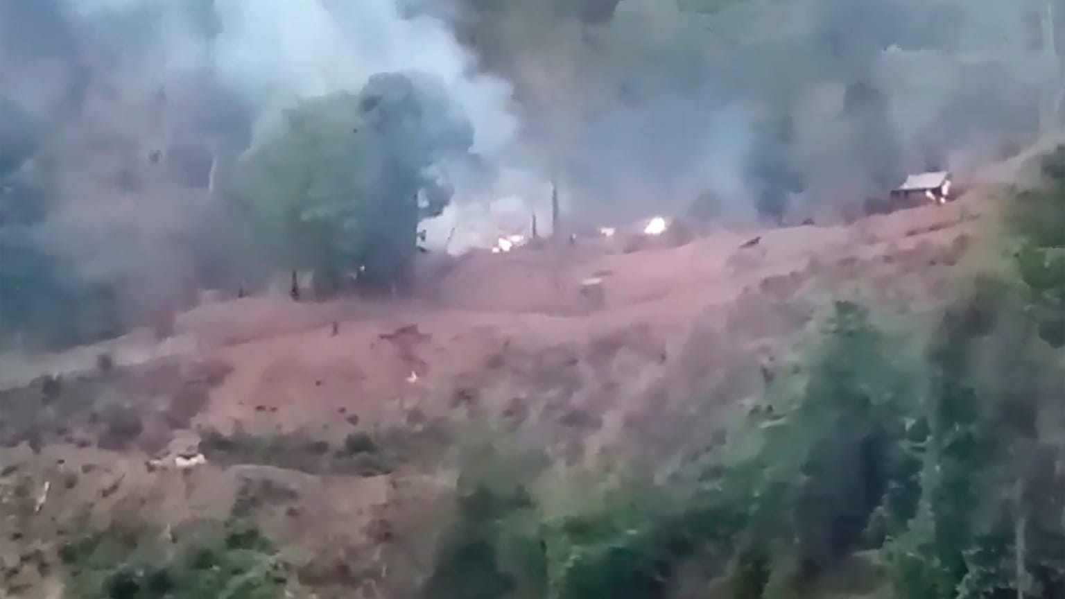 Rebellen sollen einen Militärstützpunkt in Myanmar angegriffen und eingenommen haben. 