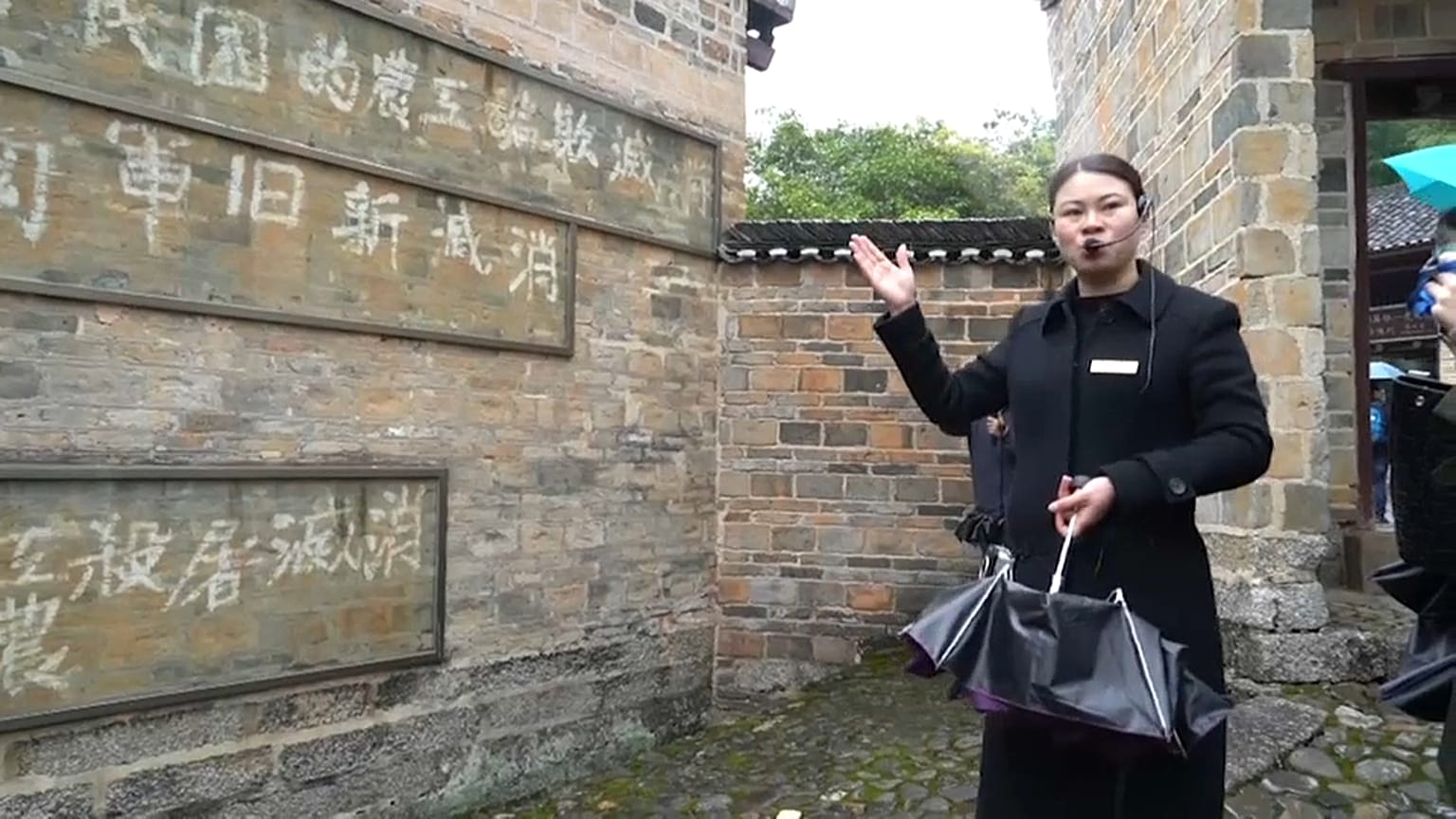 Führung im Museum von Zunyi
