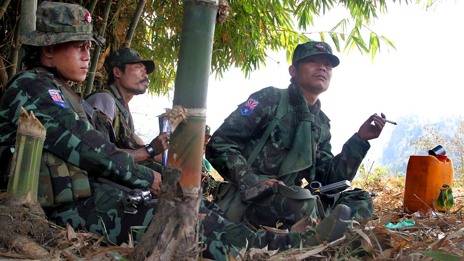 Myanmar'ın doğusunda Taylan sınırı üzerinde yaşayan Karen gerillaları.