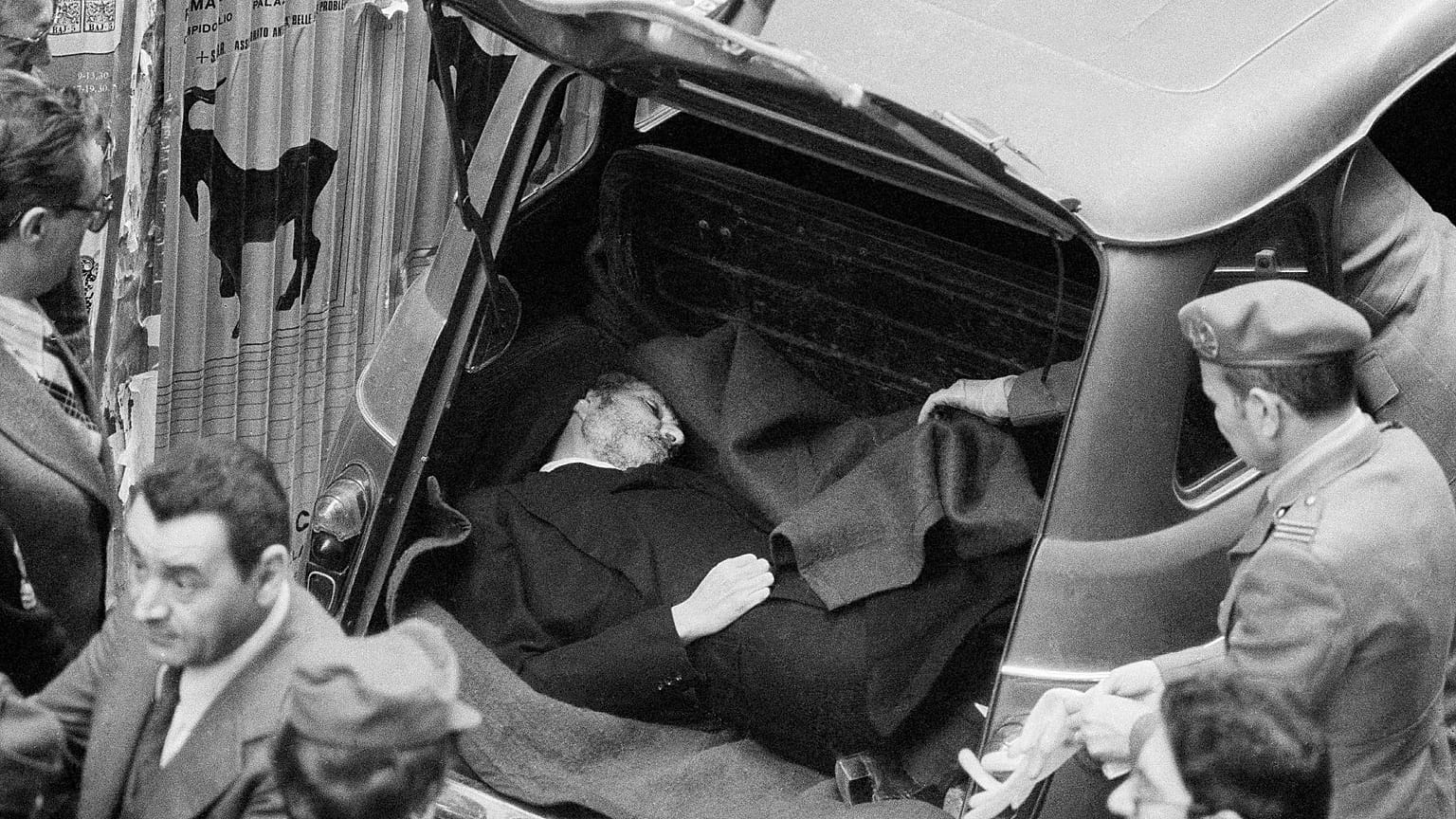 9 maggio 1978: il ritrovamento del cadavere di Aldo Moro, ucciso dalle Brigate Rosse