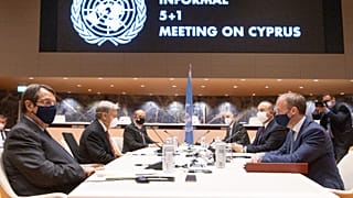 Φωτό από την άτυπη πενταμερή για το Κυπριακό