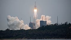 China lanza el primer módulo de la nueva estación espacial 
