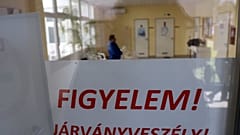 Újra emelkedett az egy nap alatt regisztrált fertőzöttek száma