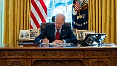 ABD Başkanı Joe Biden Amerikan vatandaşlarının keyfi tutuklanmasına karşı kararnameyi imzaladı