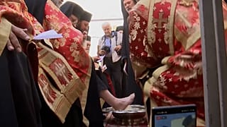 ویدئو؛ آیین شست‌‌وشوی پا در کلیسای مقبره مقدس قبل از عید پاک ارتدوکس‌ها
