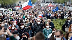 Prag: Zehntausende auf der Straße gegen Präsident Zeman